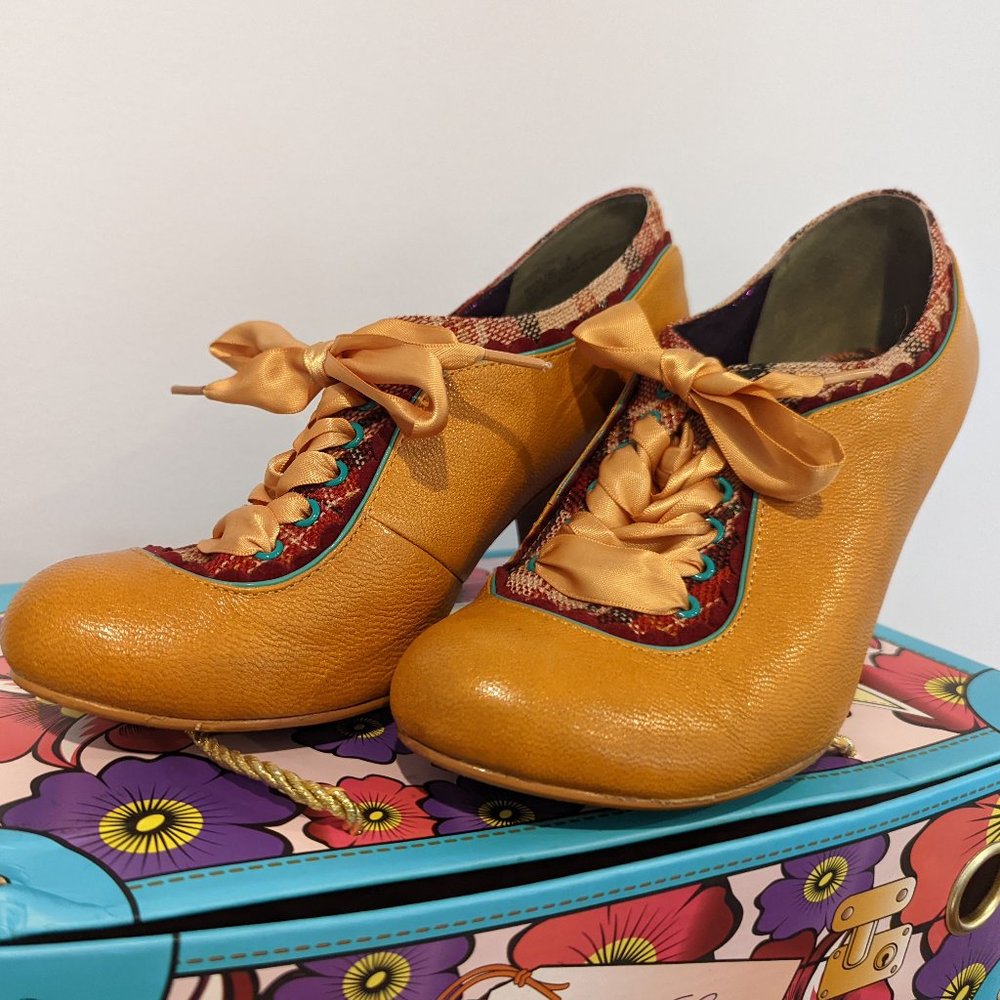 GUC Poetic License Backlash High Heels Size 7 1/2